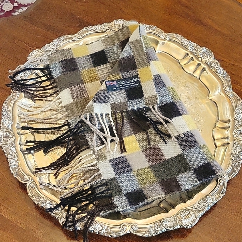 100% Cashmere Scarf
